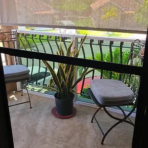 Apartment The Palms- Caribbean Estates -10 Minutes From The Beach- Gated Community, Portmore