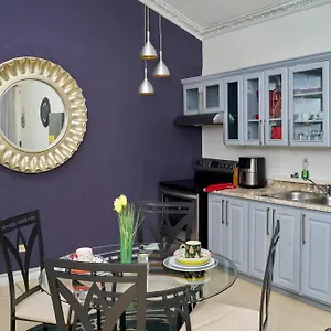 Holiday home Caribbean Estates, 10 Mins From The Beach, Beautiful Gated Community, Portmore
